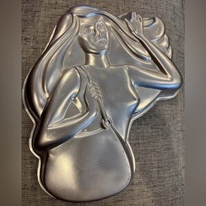 Wilton Vintage Mattel 1986 Barbie with Purse Cake Pan EUC #2105-2250